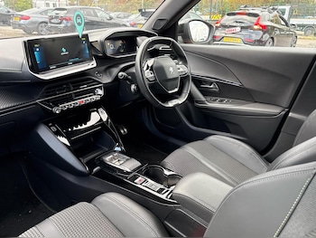 Used Peugeot 2008 2023 for sale - 76675831: Photo