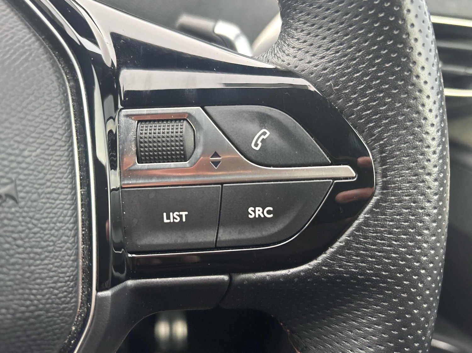 Used Peugeot 5008 2023 for sale - 76676354: Photo 24