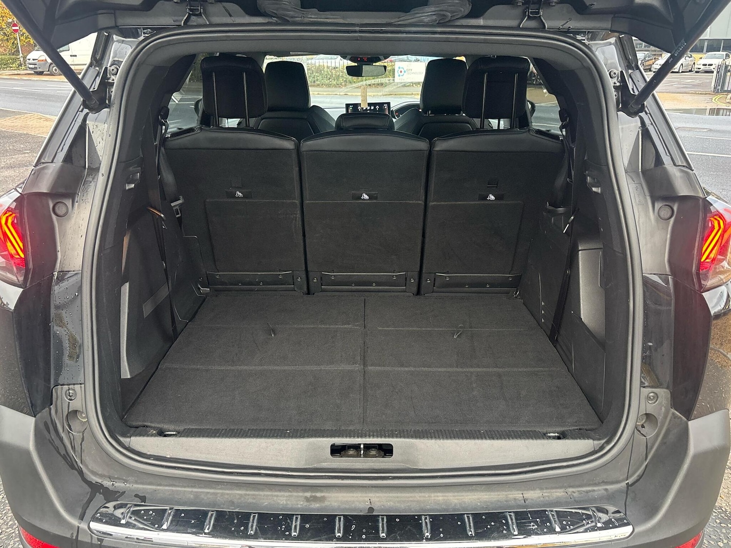 Used Peugeot 5008 2023 for sale - 76676354: Photo 5