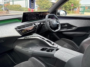Used Peugeot 5008 2024 for sale - 76231304: Photo