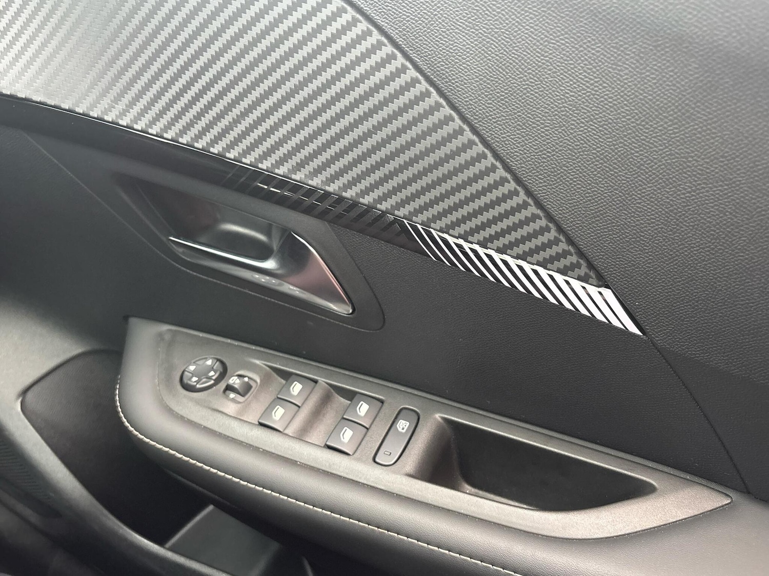 Used Peugeot 208 2024 for sale - 76676637: Photo 24