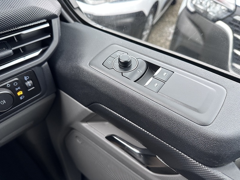 Used Ford Transit Custom 2023 for sale - 77508109: Photo 37
