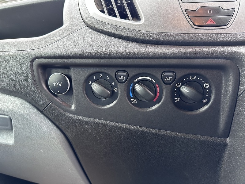 Used Ford Transit 2017 for sale - 77200939: Photo 24