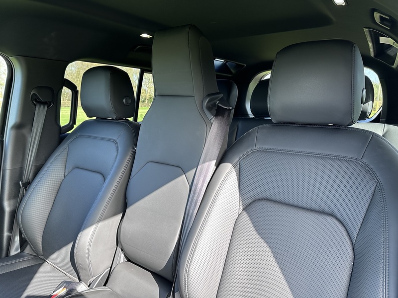 Used Land Rover Defender 2025 for sale - 77836539: Photo 2