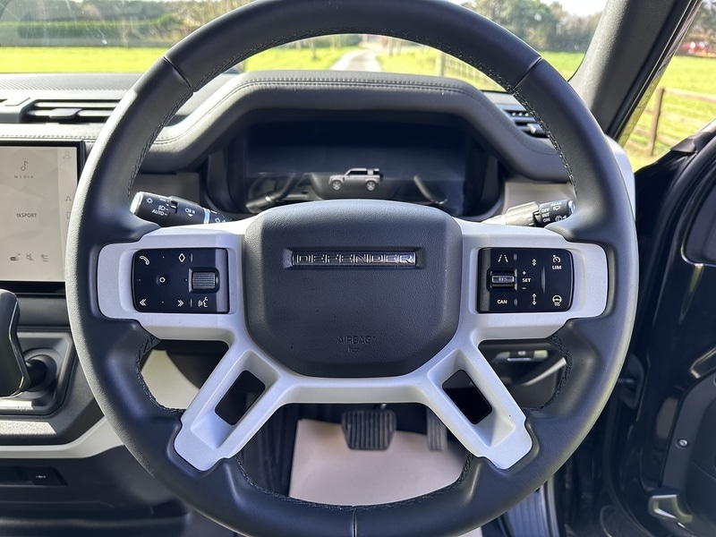 Used Land Rover Defender 2025 for sale - 77836539: Photo 21