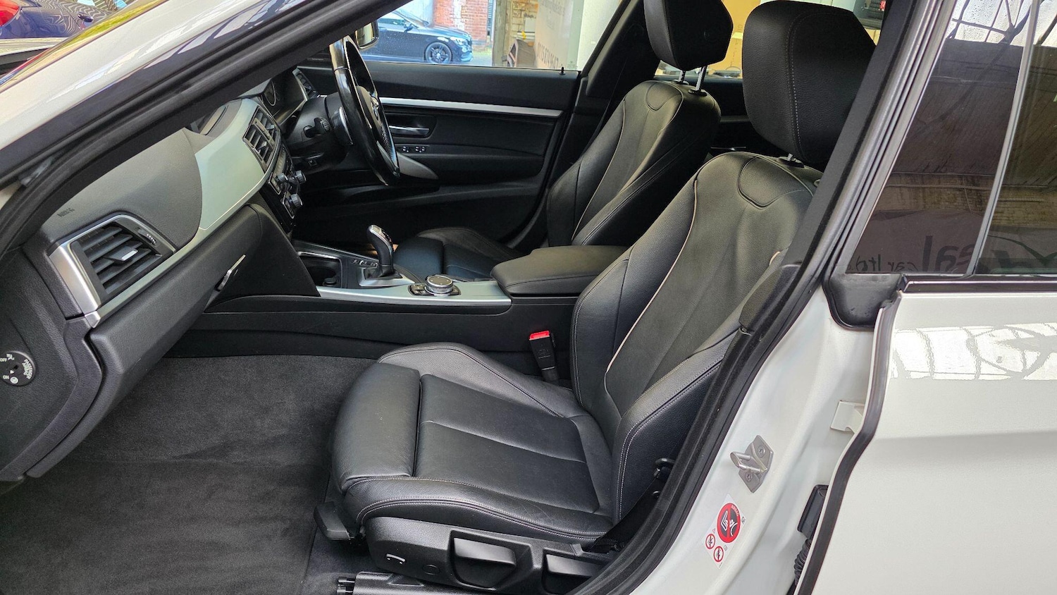 Used BMW 3 Series 2017 for sale - 77670848: Photo 11