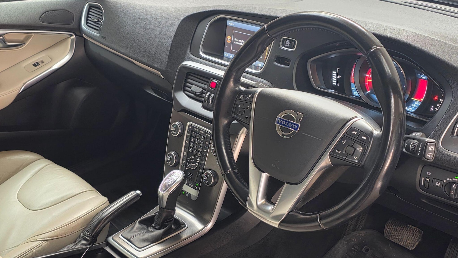 Used Volvo V40 2013 for sale - 78034549: Photo 12