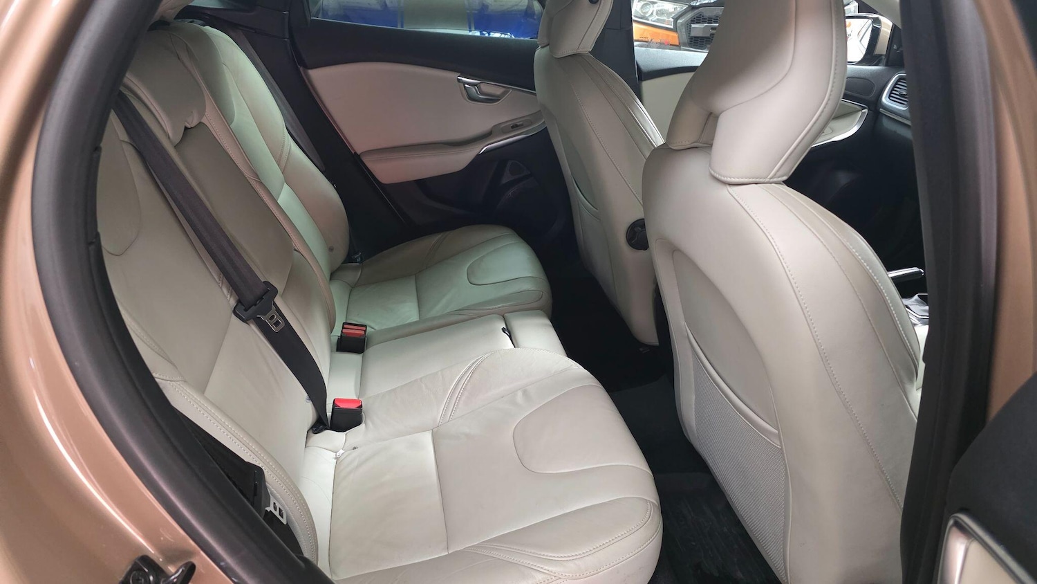 Used Volvo V40 2013 for sale - 78034549: Photo 15