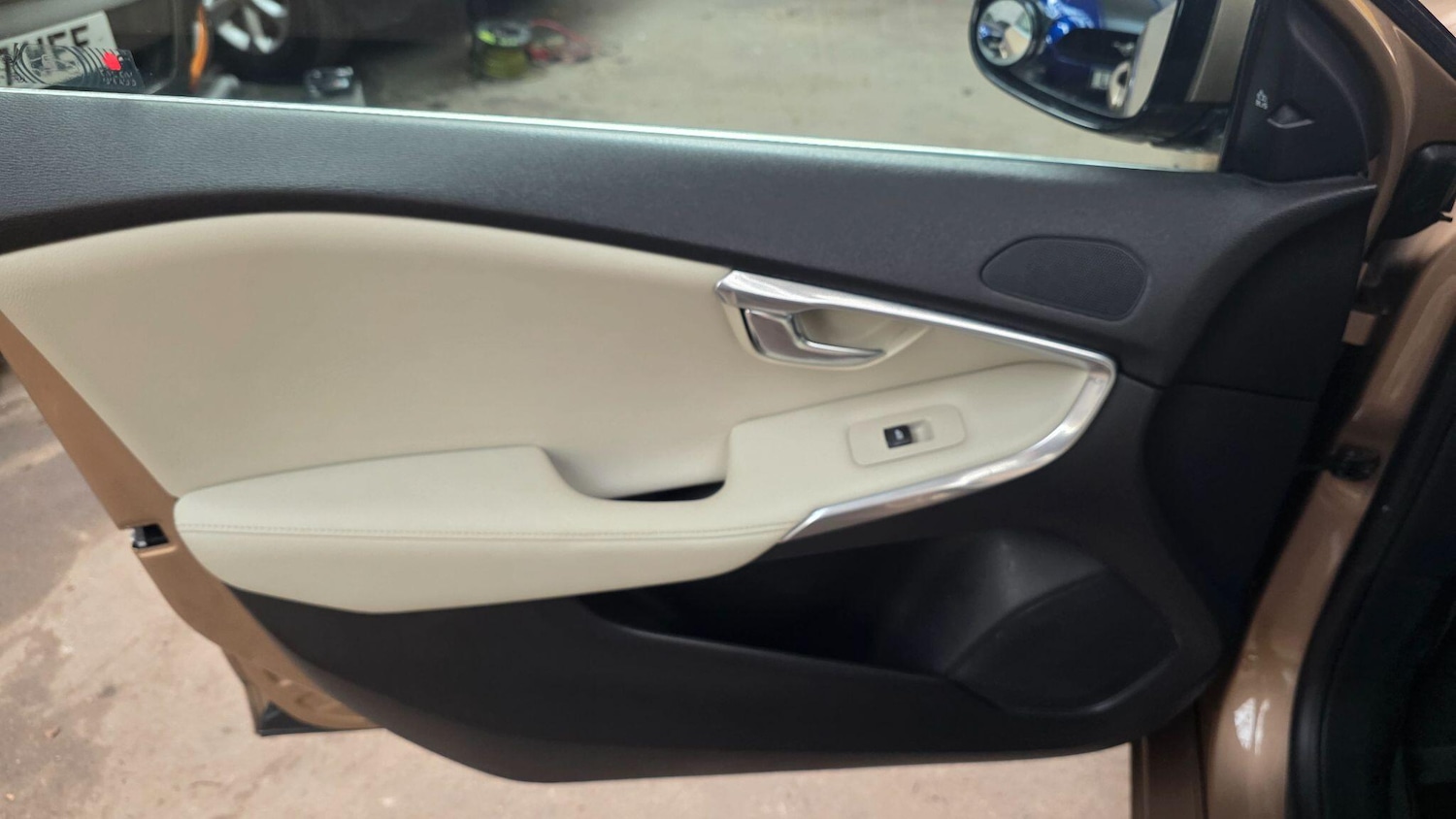 Used Volvo V40 2013 for sale - 78034549: Photo 17