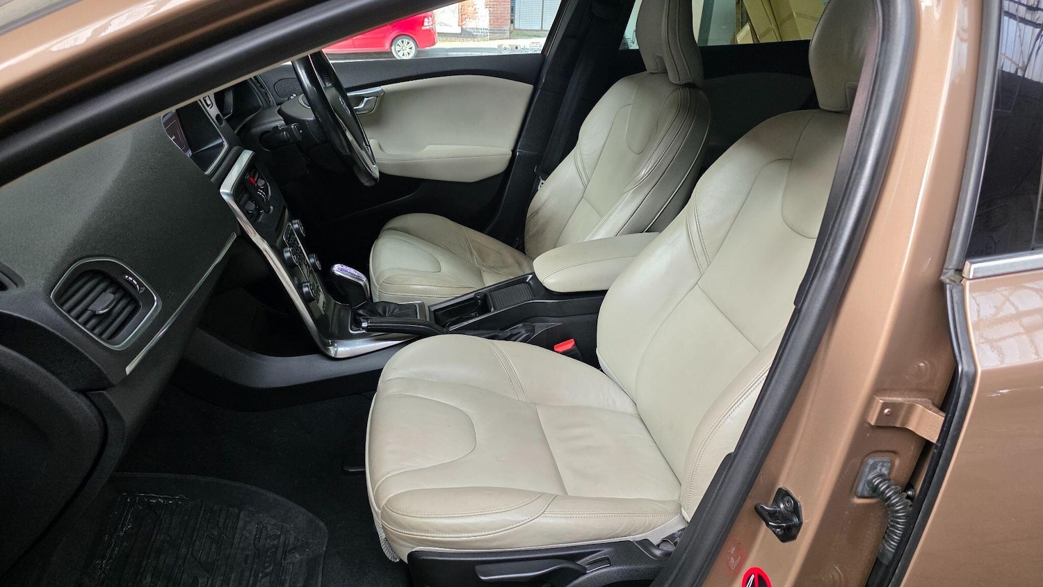 Used Volvo V40 2013 for sale - 78034549: Photo 18