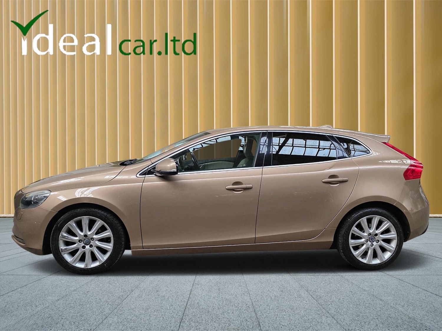 Used Volvo V40 2013 for sale - 78034549: Photo 5