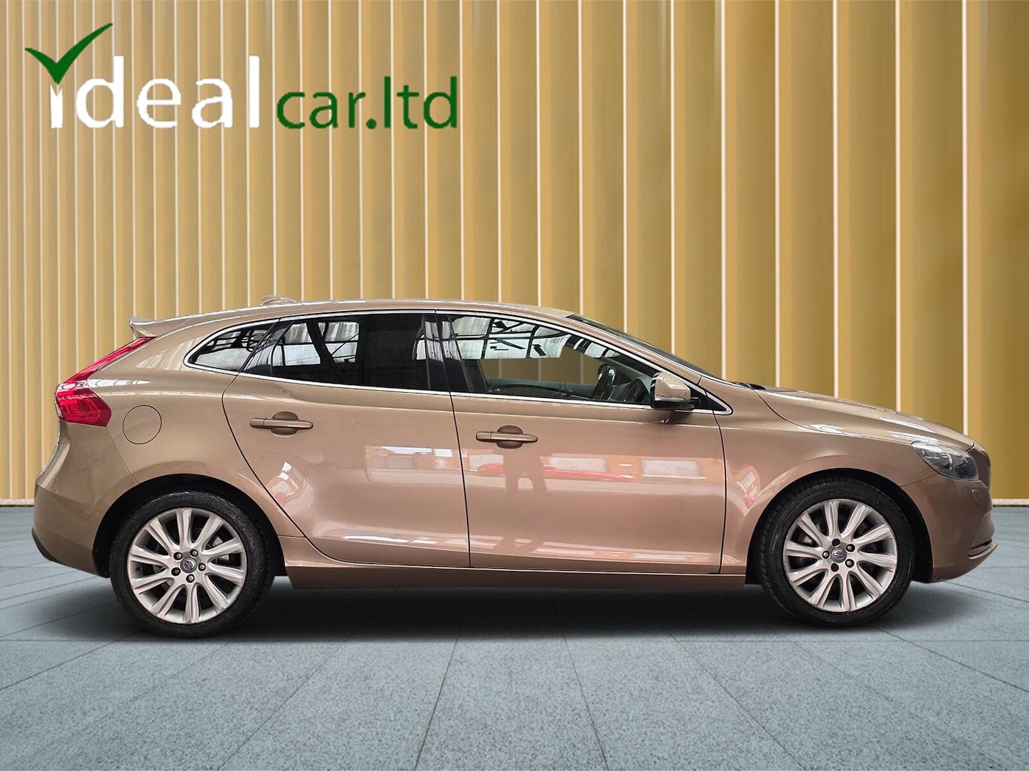 Used Volvo V40 2013 for sale - 78034549: Photo 6