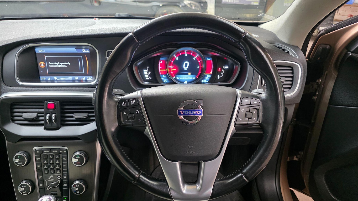 Used Volvo V40 2013 for sale - 78034549: Photo 9