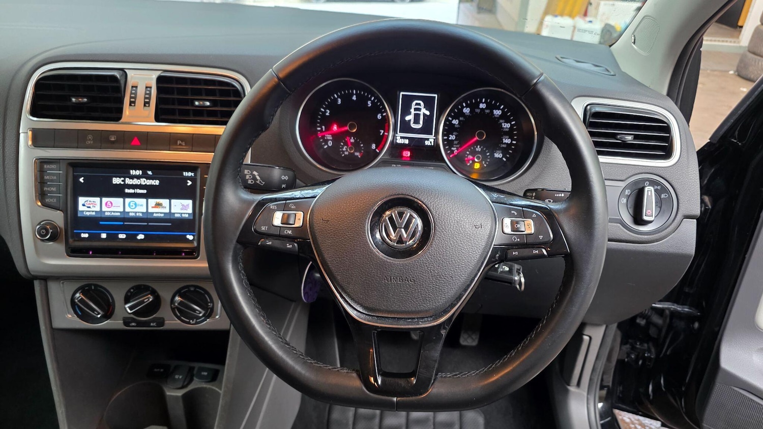 Used Volkswagen Polo 2016 for sale - 77637514: Photo 11