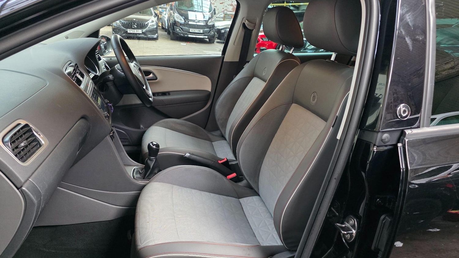 Used Volkswagen Polo 2016 for sale - 77637514: Photo 17