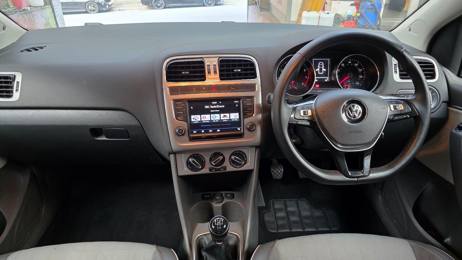 Used Volkswagen Polo 2016 for sale - 77637514: Photo 9