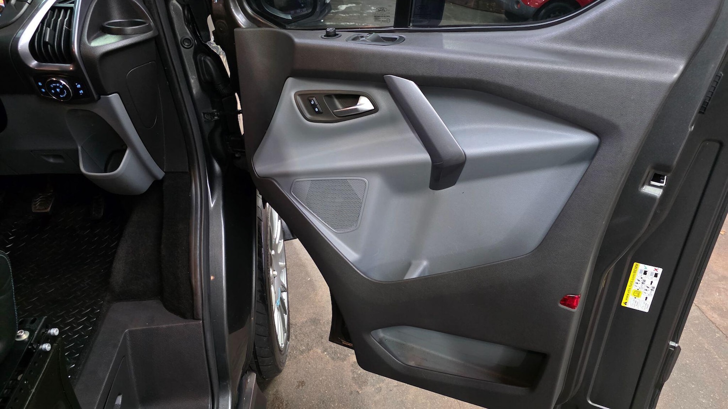 Used Ford Transit Custom 2017 for sale - 77255507: Photo 33