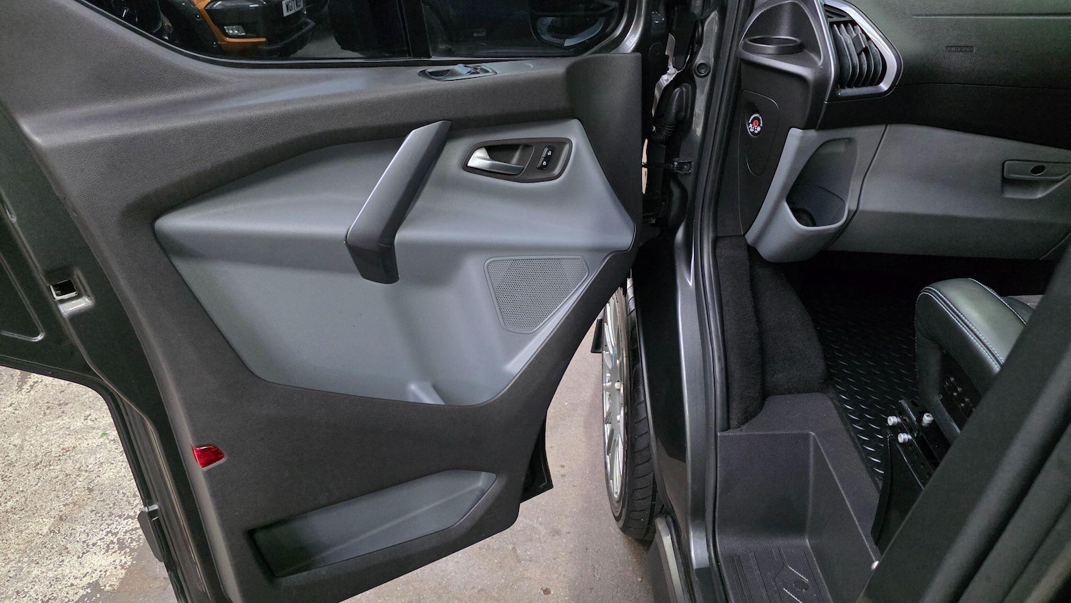 Used Ford Transit Custom 2017 for sale - 77255507: Photo 41