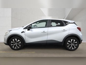 Used Renault Captur 2024 for sale - 78608982: Photo