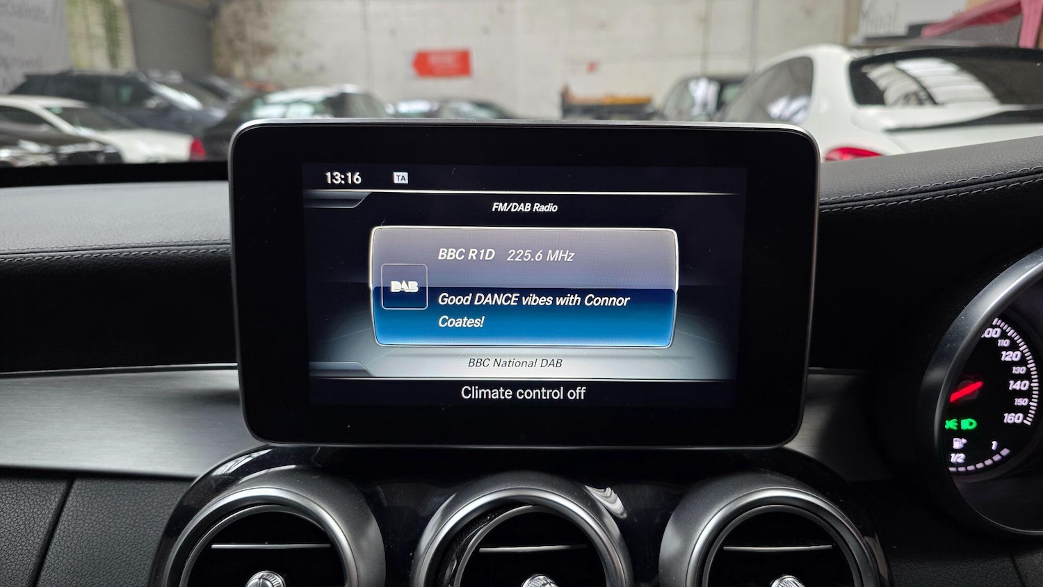 Used Mercedes-Benz C Class 2015 for sale - 77710308: Photo 10