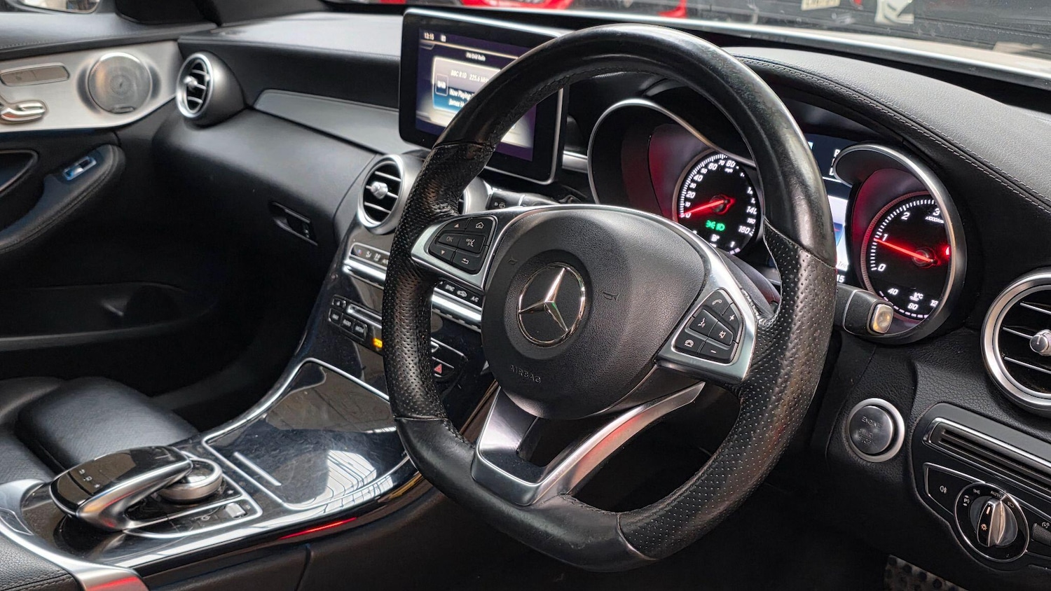 Used Mercedes-Benz C Class 2015 for sale - 77710308: Photo 3