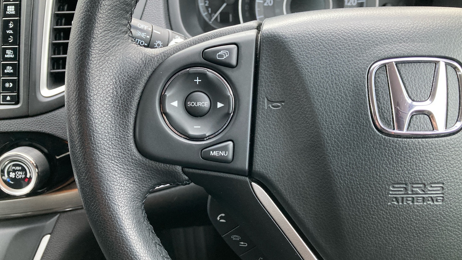 Used Honda CR-V 2017 for sale - 76891976: Photo 30