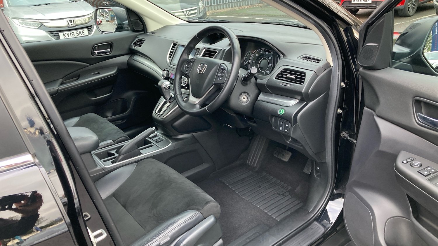 Used Honda CR-V 2017 for sale - 76891976: Photo 38