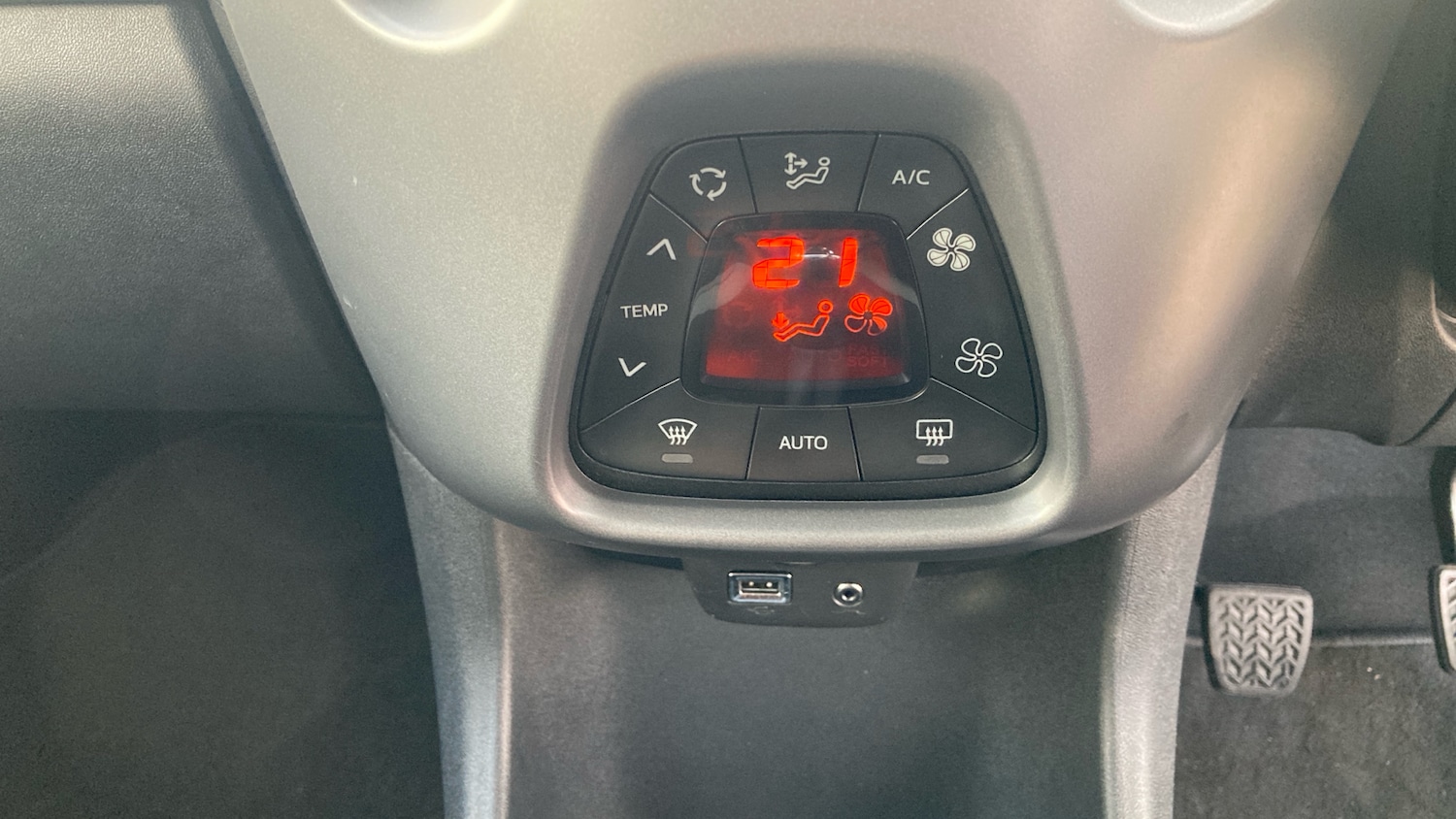 Used Toyota AYGO 2019 for sale - 77381456: Photo 34