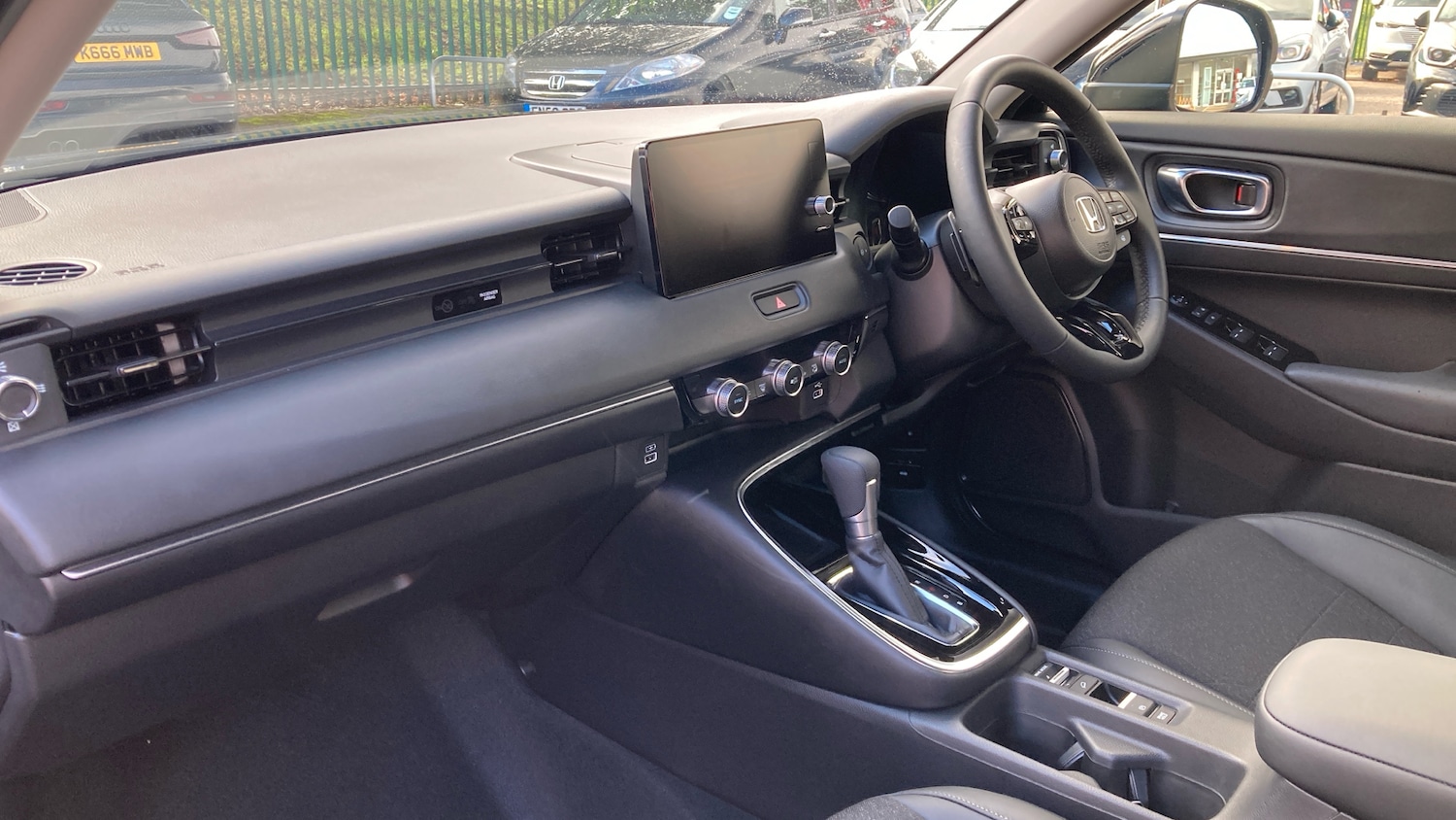 Used Honda HR-V 2024 for sale - 75982329: Photo 2