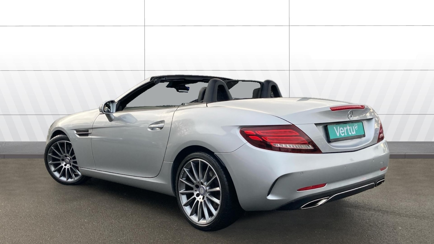 Used Mercedes-Benz SLC 2016 for sale - 76738686: Photo 2