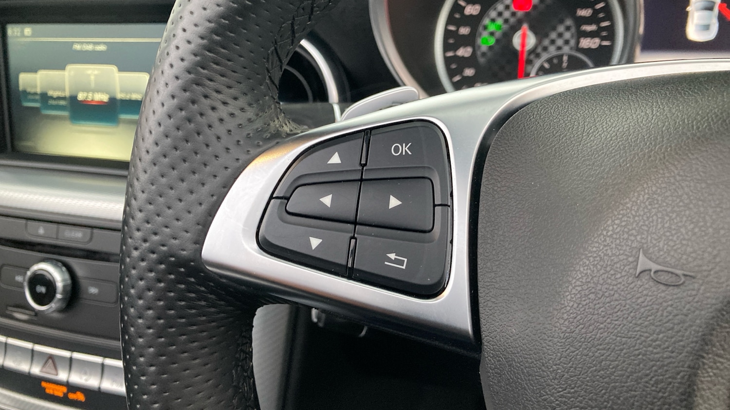 Used Mercedes-Benz SLC 2016 for sale - 76738686: Photo 37