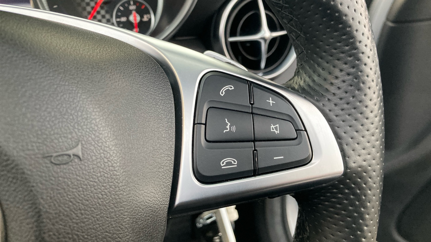 Used Mercedes-Benz SLC 2016 for sale - 76738686: Photo 38