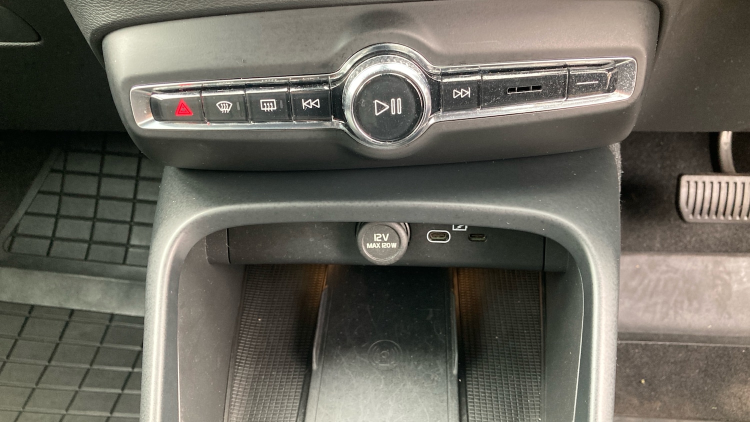 Used Volvo XC40 2022 for sale - 76146474: Photo 35