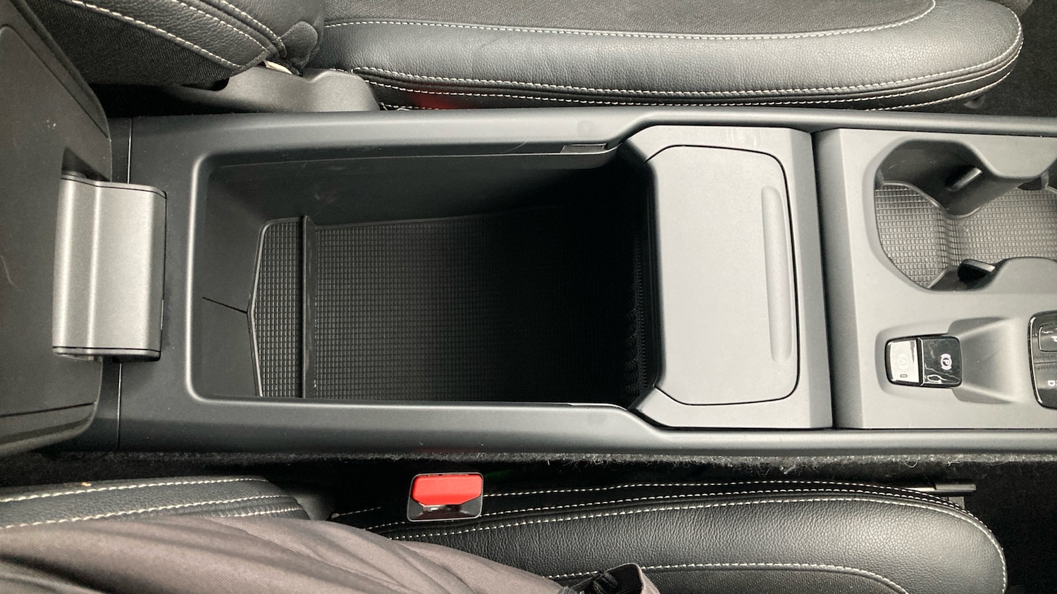 Used Volvo XC40 2018 for sale - 77452981: Photo 27