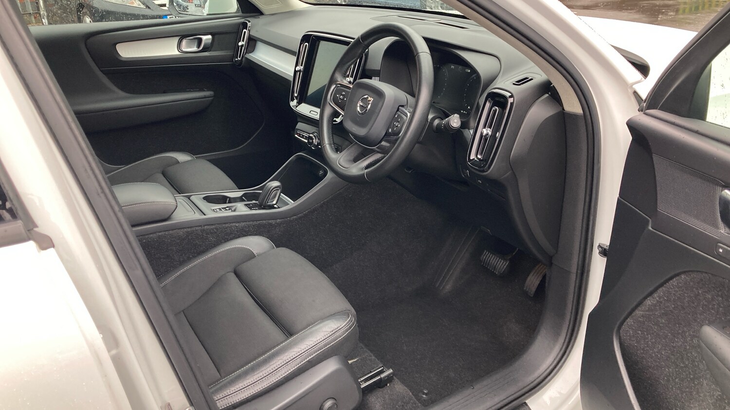 Used Volvo XC40 2018 for sale - 77452981: Photo 35