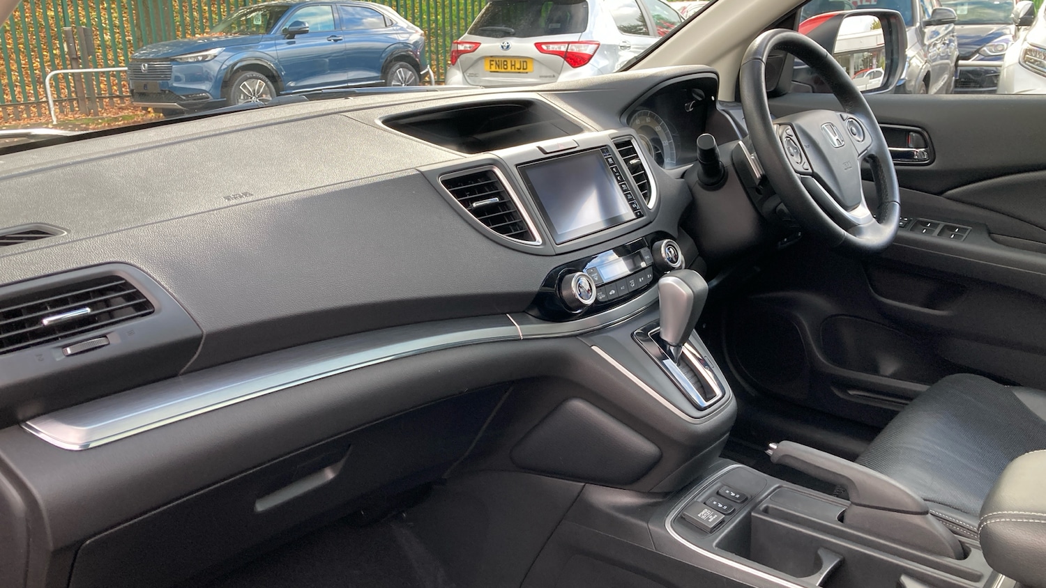 Used Honda CR-V 2018 for sale - 76379667: Photo 2