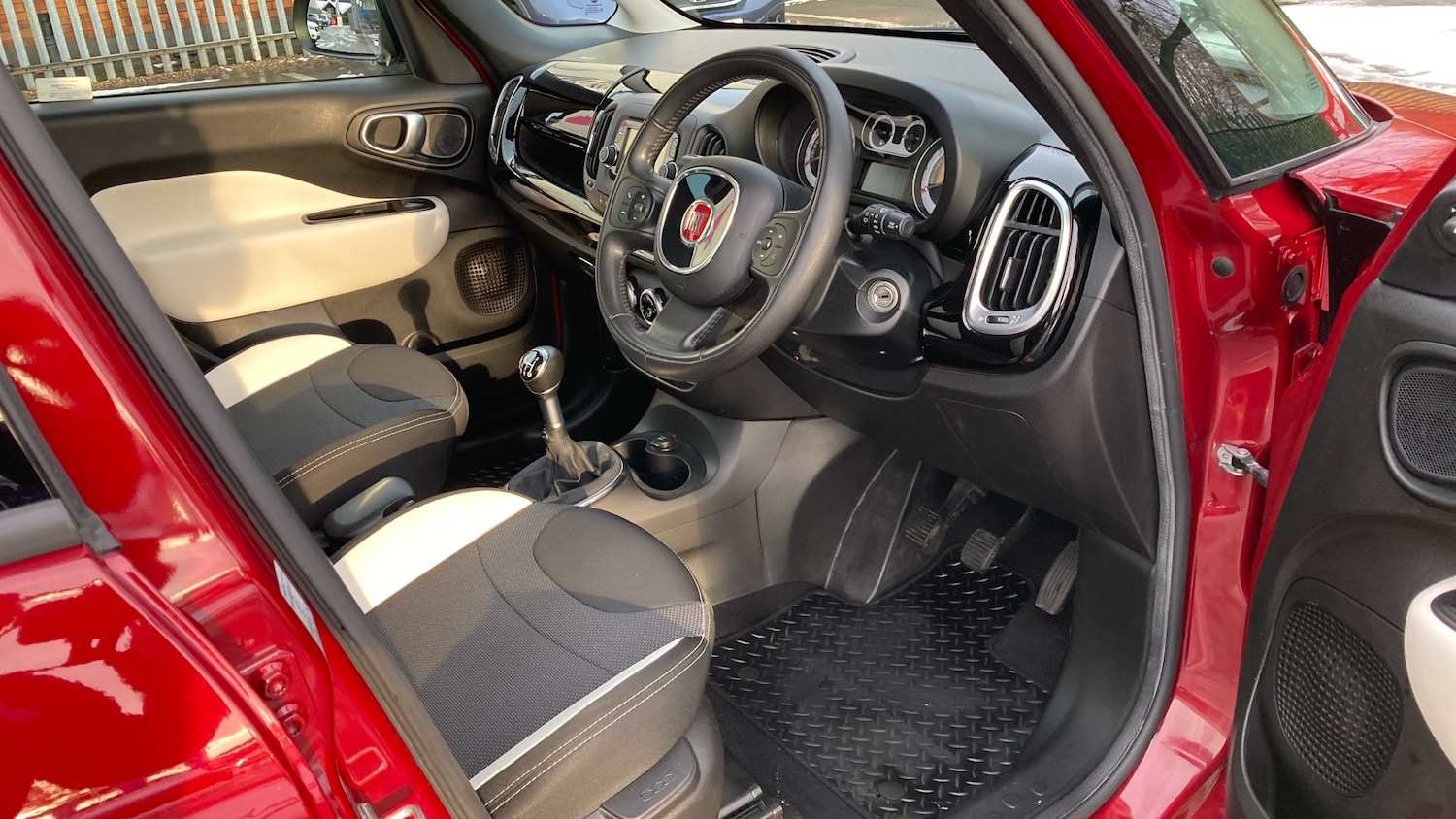 Used Fiat 500L 2017 for sale - 77324373: Photo 34