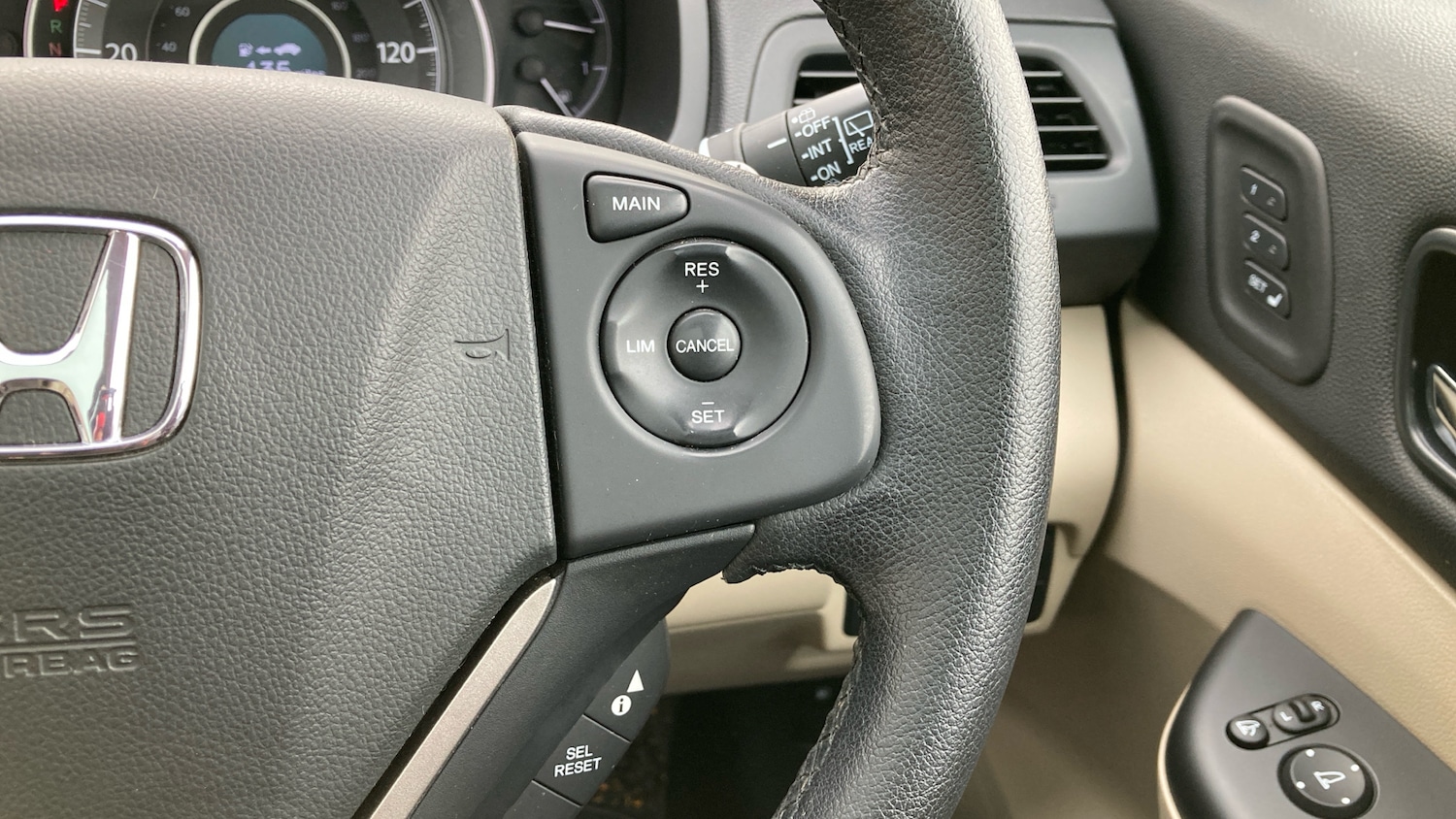 Used Honda CR-V 2015 for sale - 77197933: Photo 34