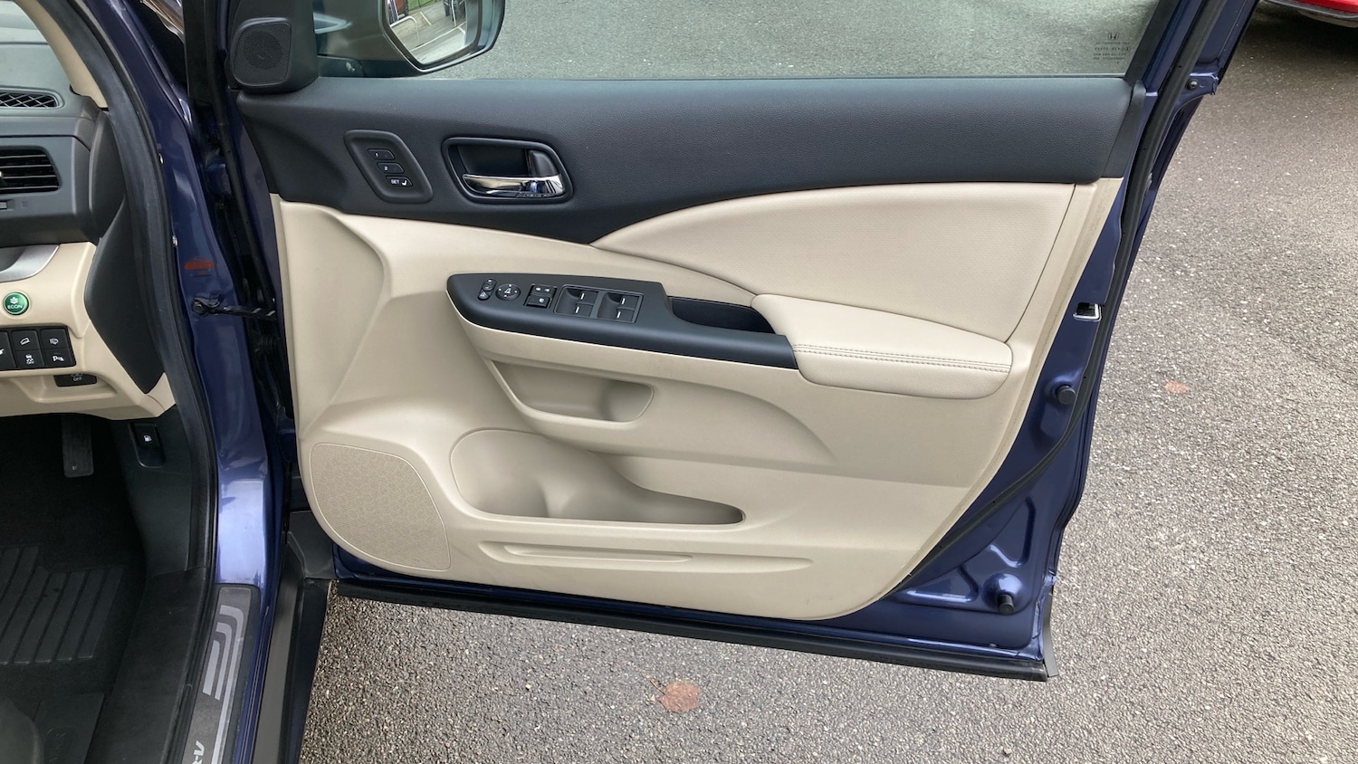 Used Honda CR-V 2015 for sale - 77197933: Photo 38