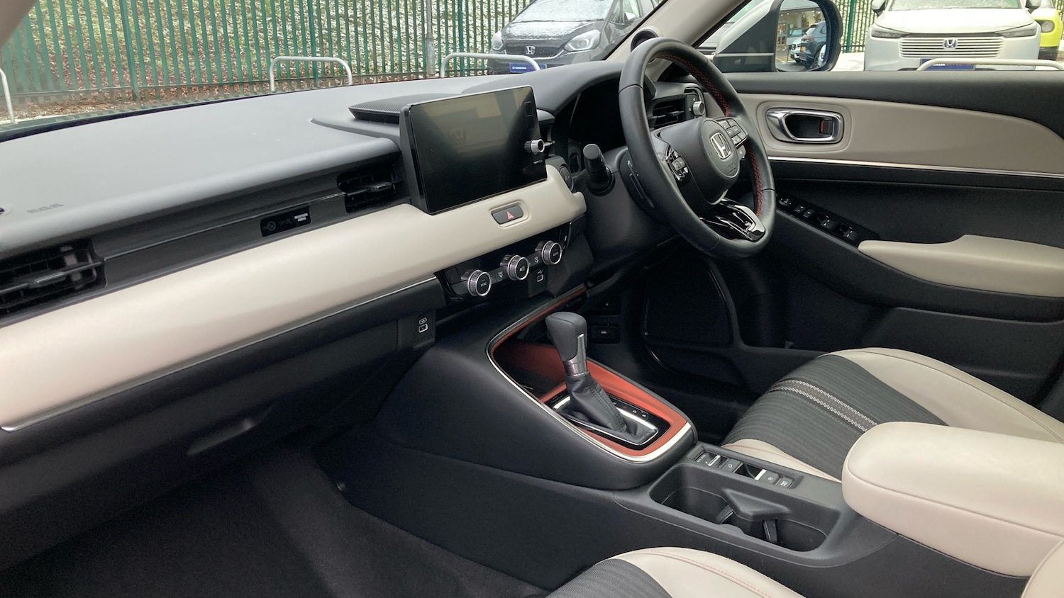 Used Honda HR-V 2022 for sale - 77105182: Photo 2