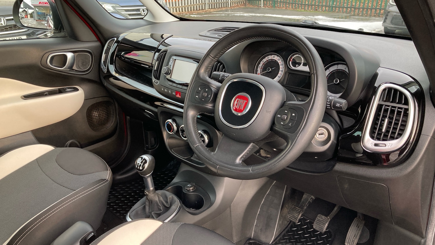 Used Fiat 500L 2017 for sale - 77180654: Photo 11