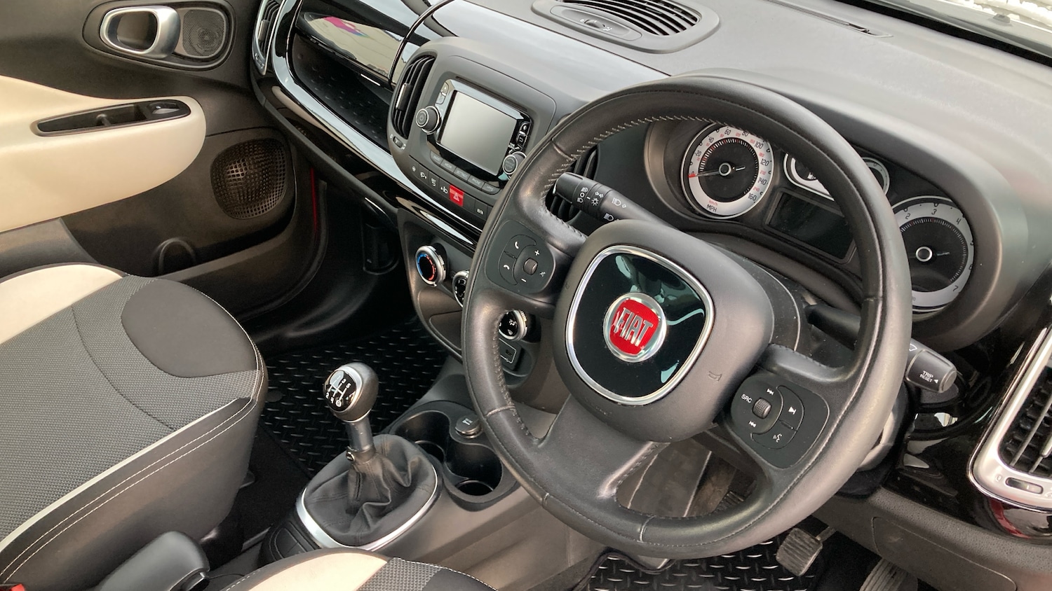 Used Fiat 500L 2017 for sale - 77180654: Photo 14