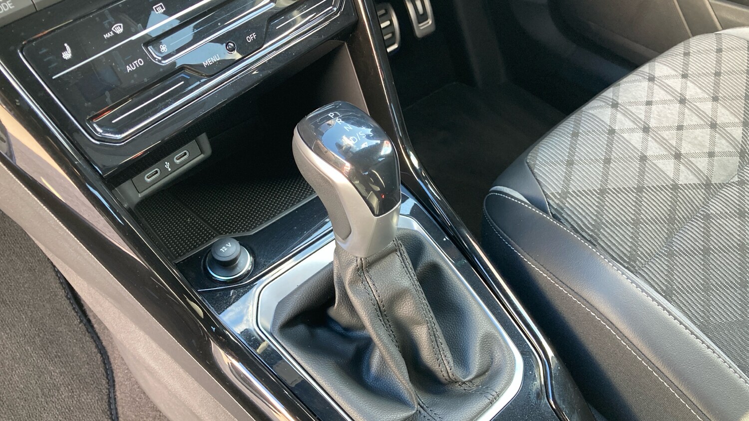 Used Volkswagen T-Roc 2023 for sale - 78164697: Photo 13