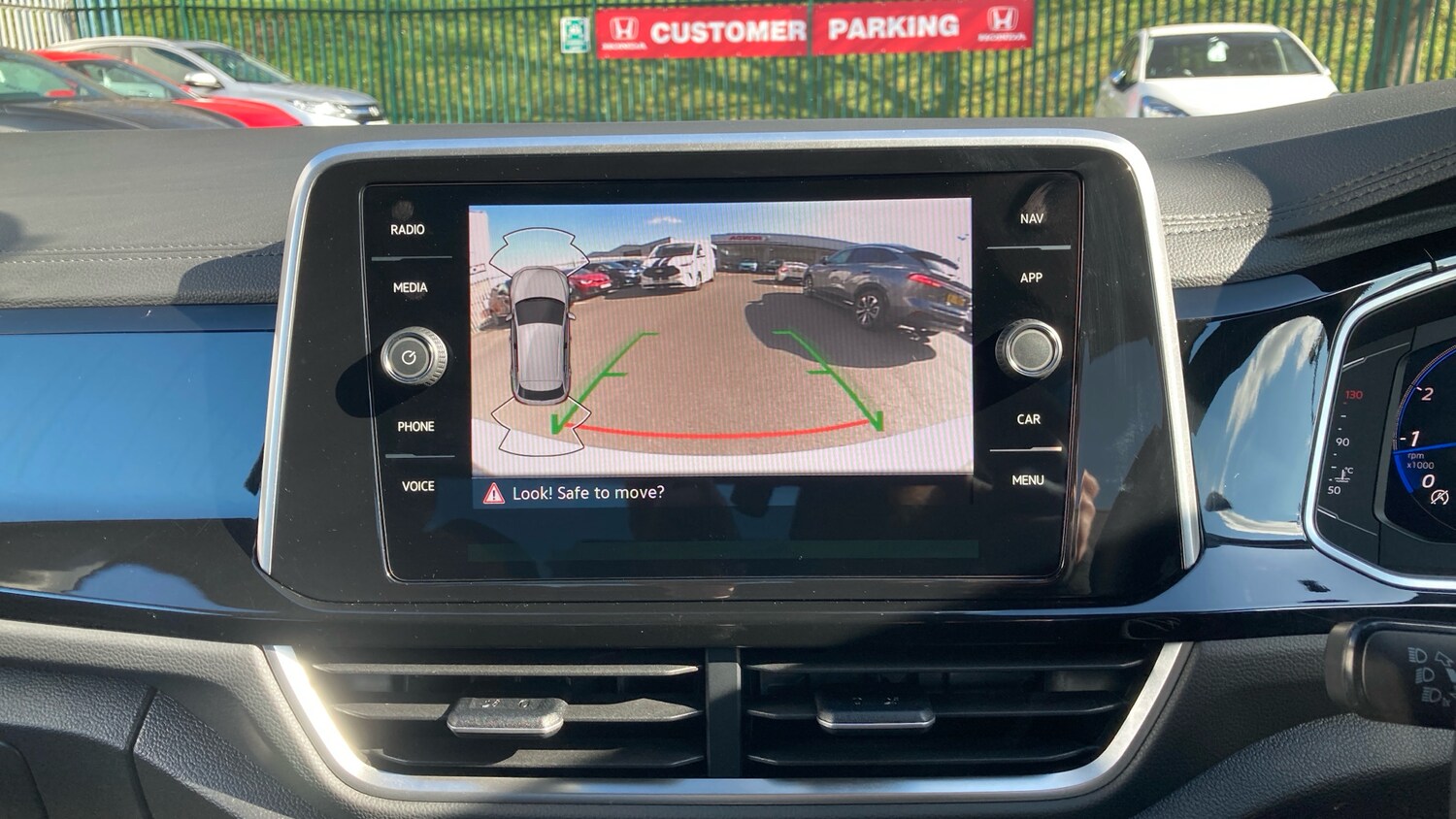 Used Volkswagen T-Roc 2023 for sale - 78164697: Photo 25