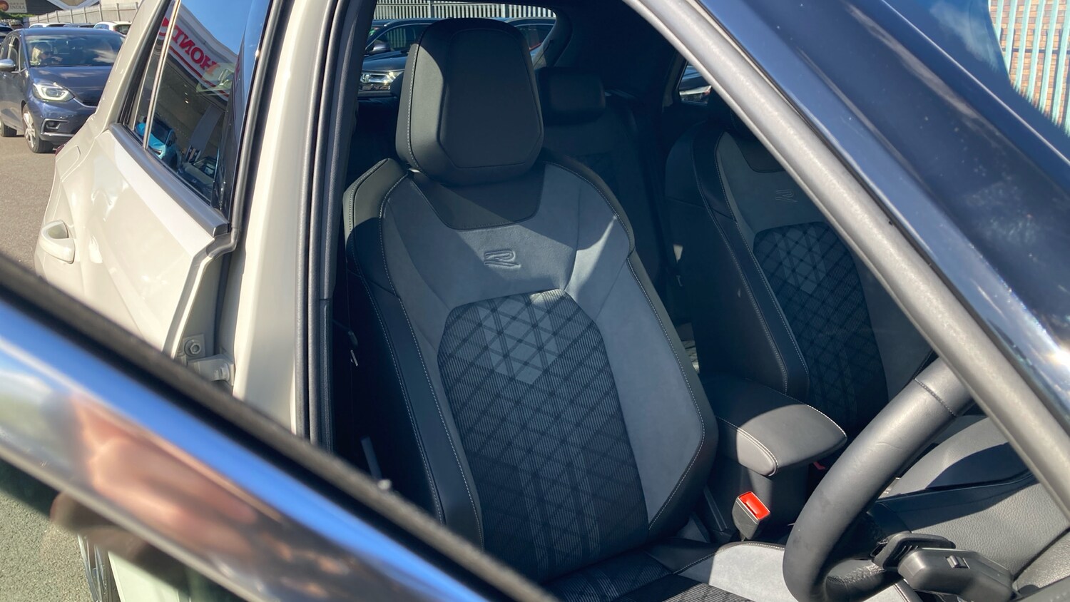 Used Volkswagen T-Roc 2023 for sale - 78164697: Photo 38