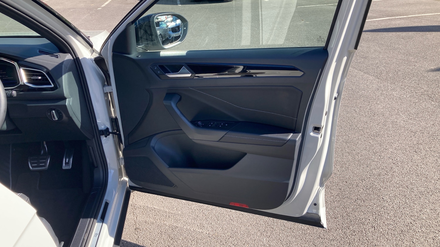 Used Volkswagen T-Roc 2023 for sale - 78164697: Photo 41