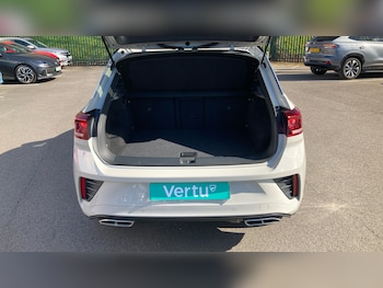 Used Volkswagen T-Roc 2023 for sale - 78164697: Photo