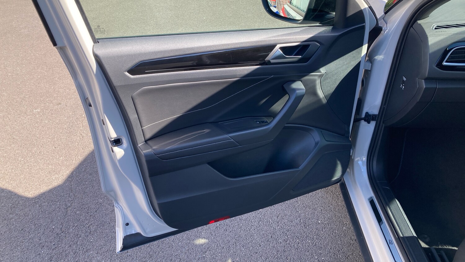 Used Volkswagen T-Roc 2023 for sale - 78164697: Photo 51