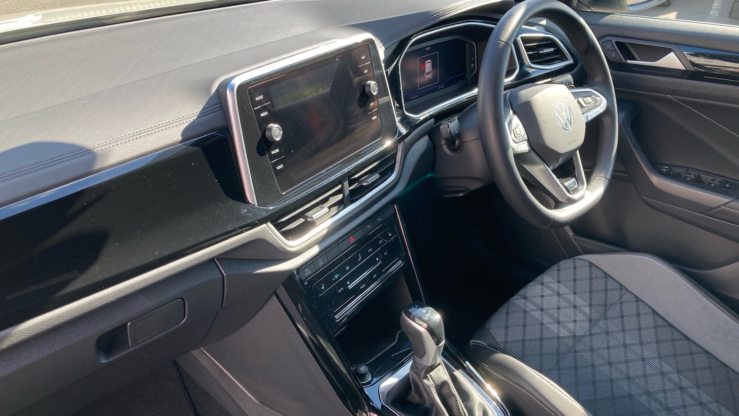 Used Volkswagen T-Roc 2023 for sale - 78164697: Photo 9