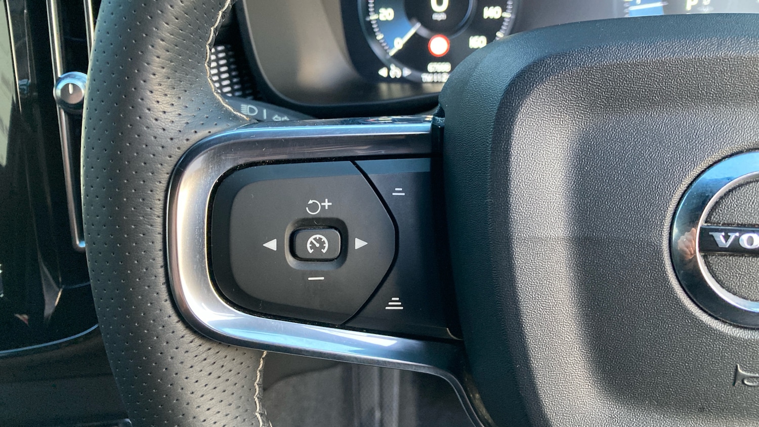 Used Volvo XC40 2018 for sale - 76568369: Photo 22